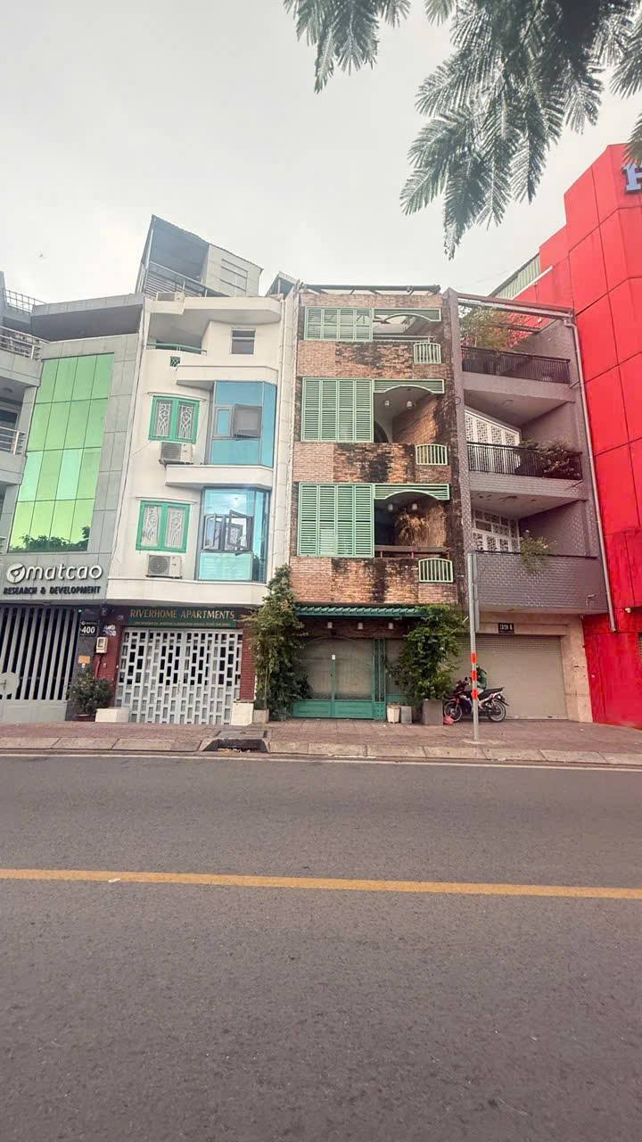 Nhà phố mặt tiền Trường Sa, Phú Nhuận 73.4m² giá 29.9 tỷ - Khu đường hoa sầm uất!