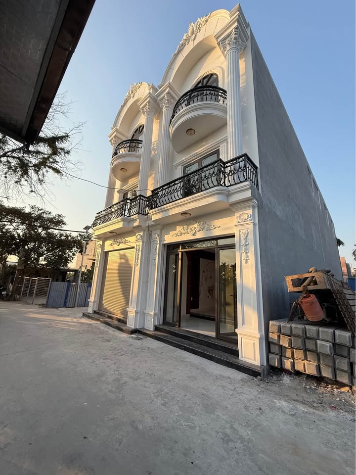 Nhà 3 tầng mặt tiền Quỳnh Hoàng, An Dương 47m² giá 3.39 tỷ - Ô tô đỗ cửa thoải mái!