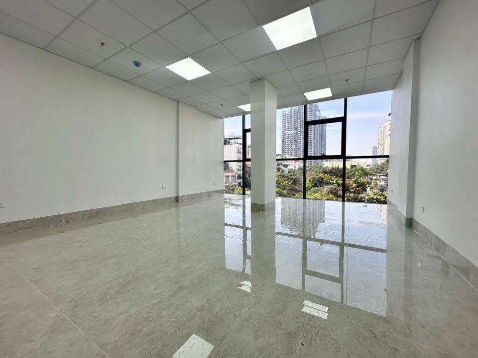 Cho thuê mặt bằng 44 Nguyễn Phong Sắc, Cầu Giấy 70m² giá 33 triệu - Vị trí đắc địa, phù hợp cho nhiều loại hình kinh doanh!
