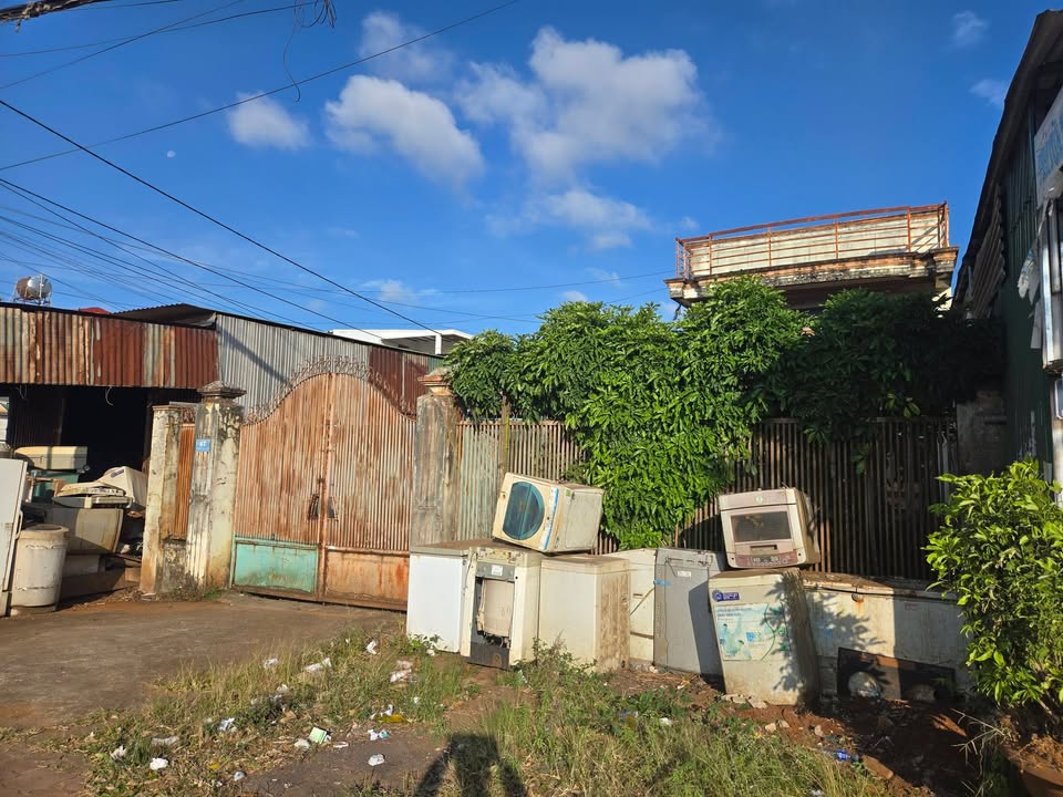 Cho thuê nhà mặt tiền đường Nguyễn Văn Linh, TP Buôn Ma Thuột, 30m² - Giá chỉ 7 triệu/tháng!