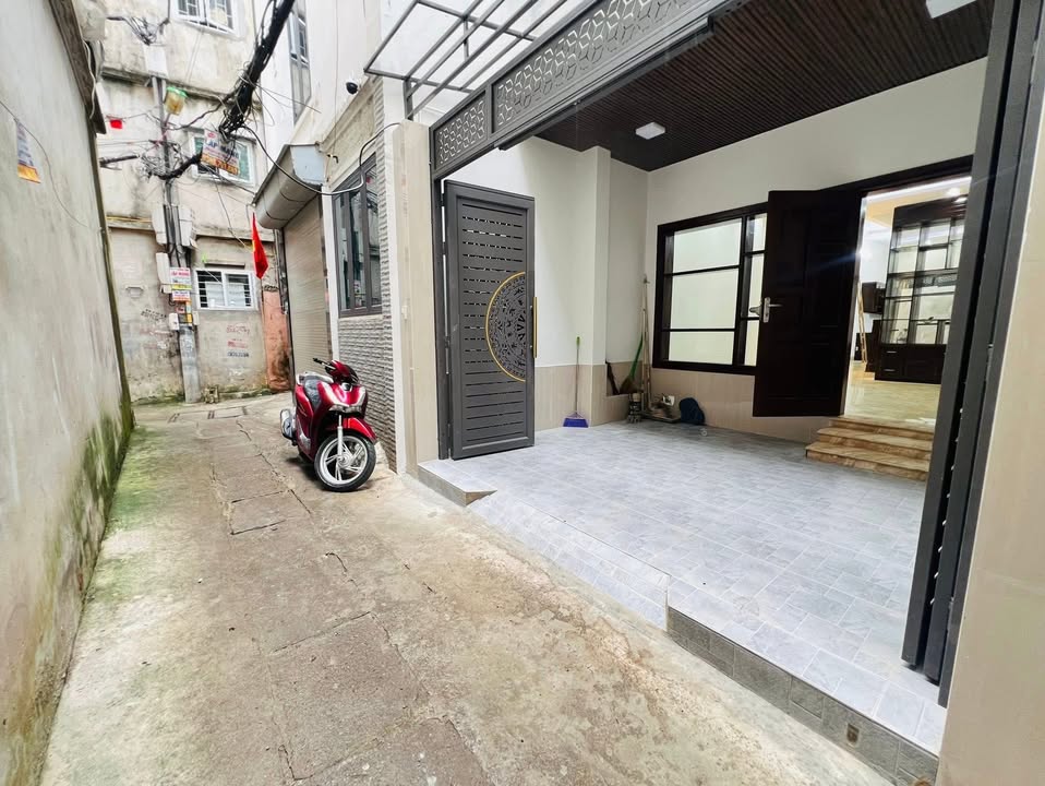 Nhà dân xây Đại Từ, Hoàng Mai 70m² giá 8.5 tỷ - Sát hồ Linh Đàm, thoáng mát!