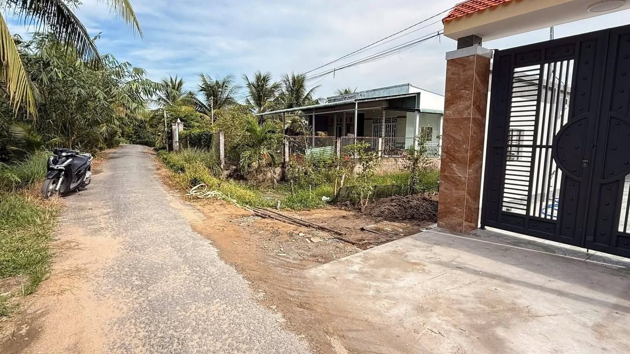 Đất nền Long Phước 198m² giá 1 tỷ - Mặt tiền đường nhựa, lộ ô tô tới nơi!