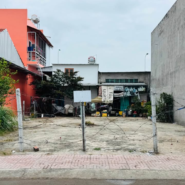 Đất nền mặt tiền góc đường Tống Duy Tân 126m² giá 2 tỷ - Sổ hồng chính chủ, đầu tư sinh lời!