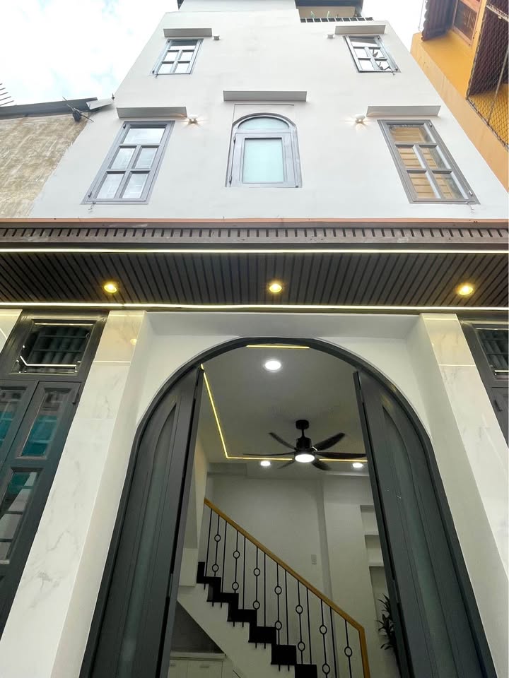 Nhà Đỗ Tấn Phong, Phú Nhuận, 18.4m², giá 4.95 tỷ - Đầu tư sinh lời ngay!