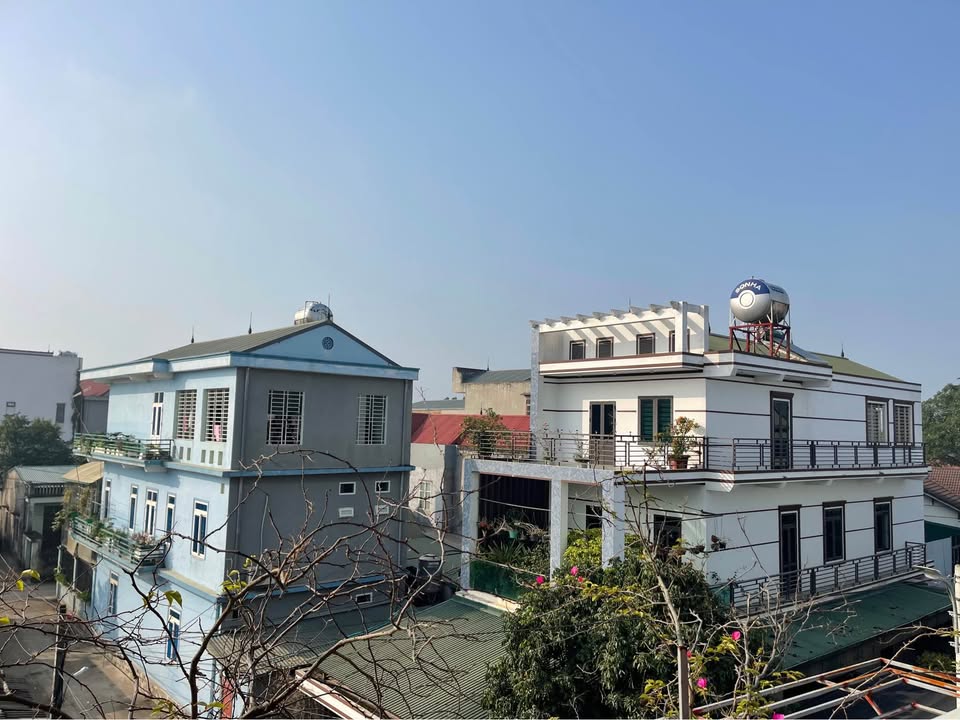 Biệt thự 3 tầng Kim Long - Tam Dương 350m² giá thỏa thuận - Thiết kế đẹp, an ninh tốt!