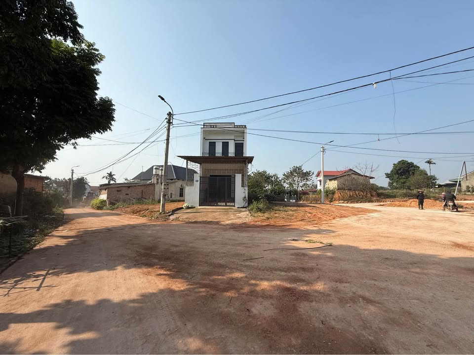 Đất nền Thanh Vân, Tam Dương 136m² giá 1 tỷ - Lô góc 2 mặt tiền thoáng mát!