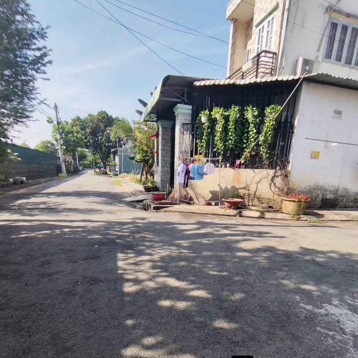 Nhà phố Hóc Môn 96m² giá 4.25 tỷ - Mặt tiền góc đẹp, sẵn sàng ở ngay!