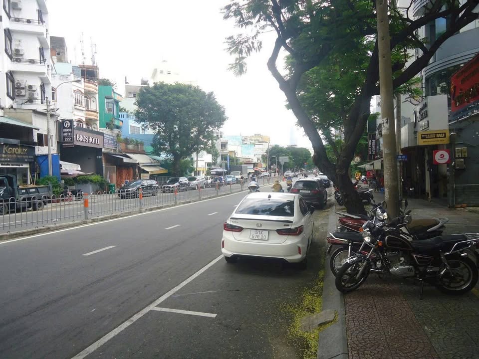 Bán FrontHouse đường Nguyễn Cư Trinh, Quận 1, 33.8m², giá 14.5 tỷ - Cơ hội đầu tư hiếm có!