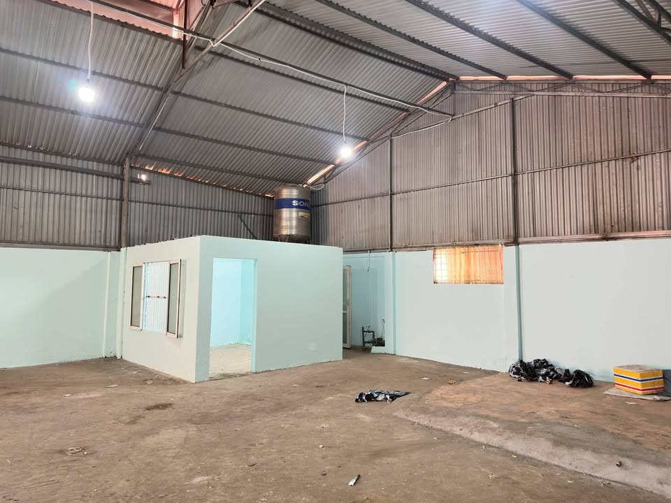 Mặt bằng cho thuê 320m² tại Xuân Đỉnh - Vị trí đắc địa, giao thông thuận lợi!