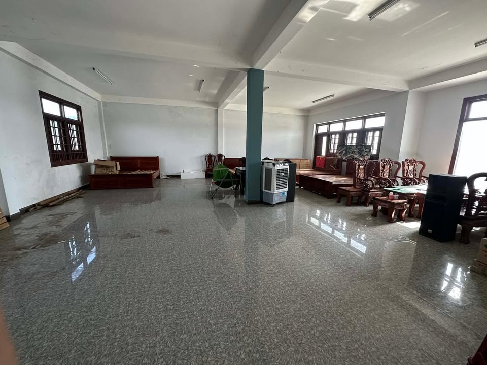 Cho thuê xưởng tầng 2 và 3 tại Km01 Quốc lộ 25 - Diện tích 180m², giá thỏa thuận