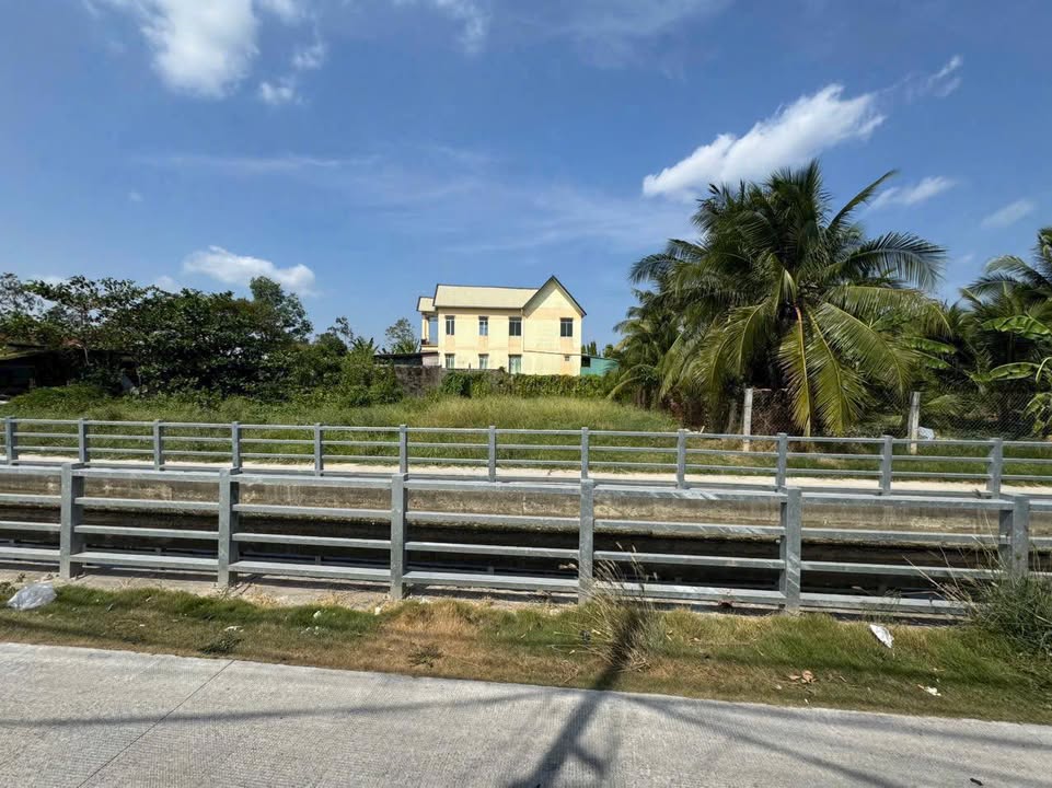 Bán đất nền mặt tiền Kênh 9 Tế, Phú Tân, Bến Tre 112.5m² - Đầu tư lý tưởng!