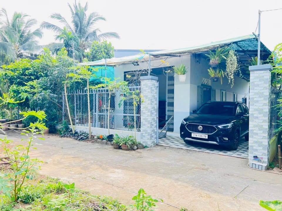 Nhà Phú Hưng Bến Tre 200m² giá 1.65 tỷ - Sẵn sàng vào ở ngay!