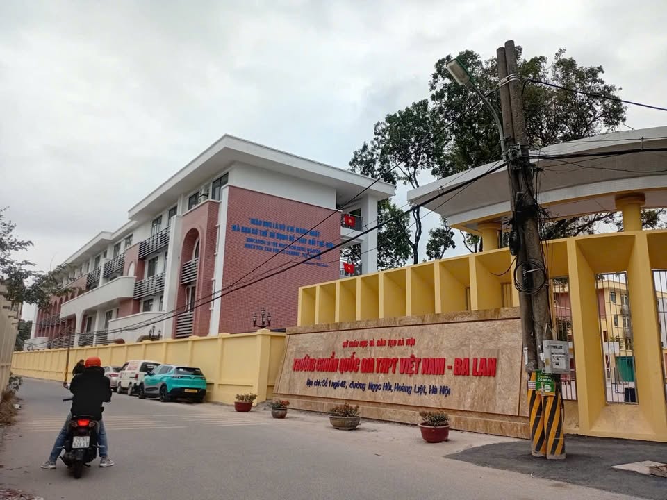 Nhà phố Hoàng Liệt - Hoàng Mai 42m² giá 13 tỷ - Lô góc đẹp, thang máy sịn!