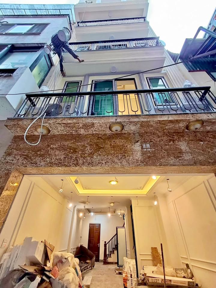 Nhà phố Cầu Giấy 50m² giá thương lượng - Ô tô vào tận nhà!