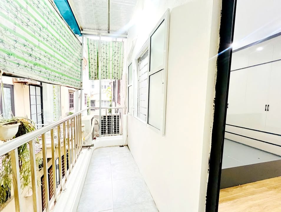 Nhà riêng Tôn Thất Tùng, Đống Đa 42m² giá 8 tỷ - Thiết kế đẹp, sẵn ở ngay!