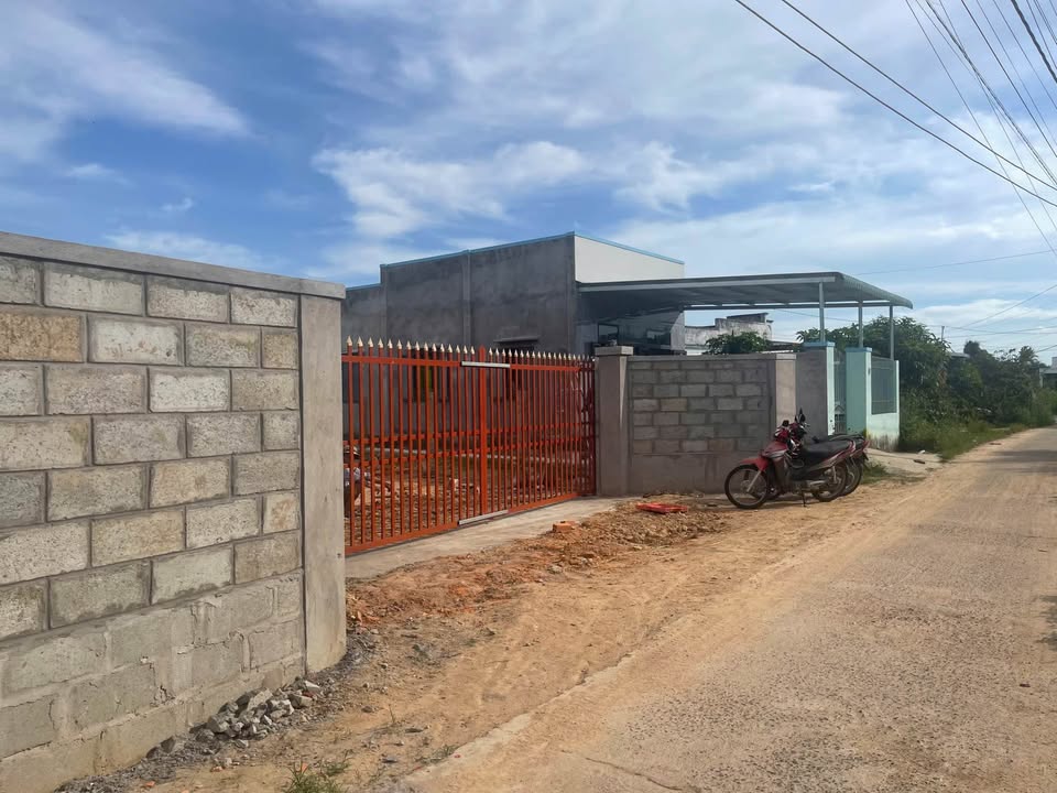 Nhà vườn gỗ đẹp tại Km7, Bình An, 1000m² giá 1.95 tỷ - Không thể bỏ lỡ!