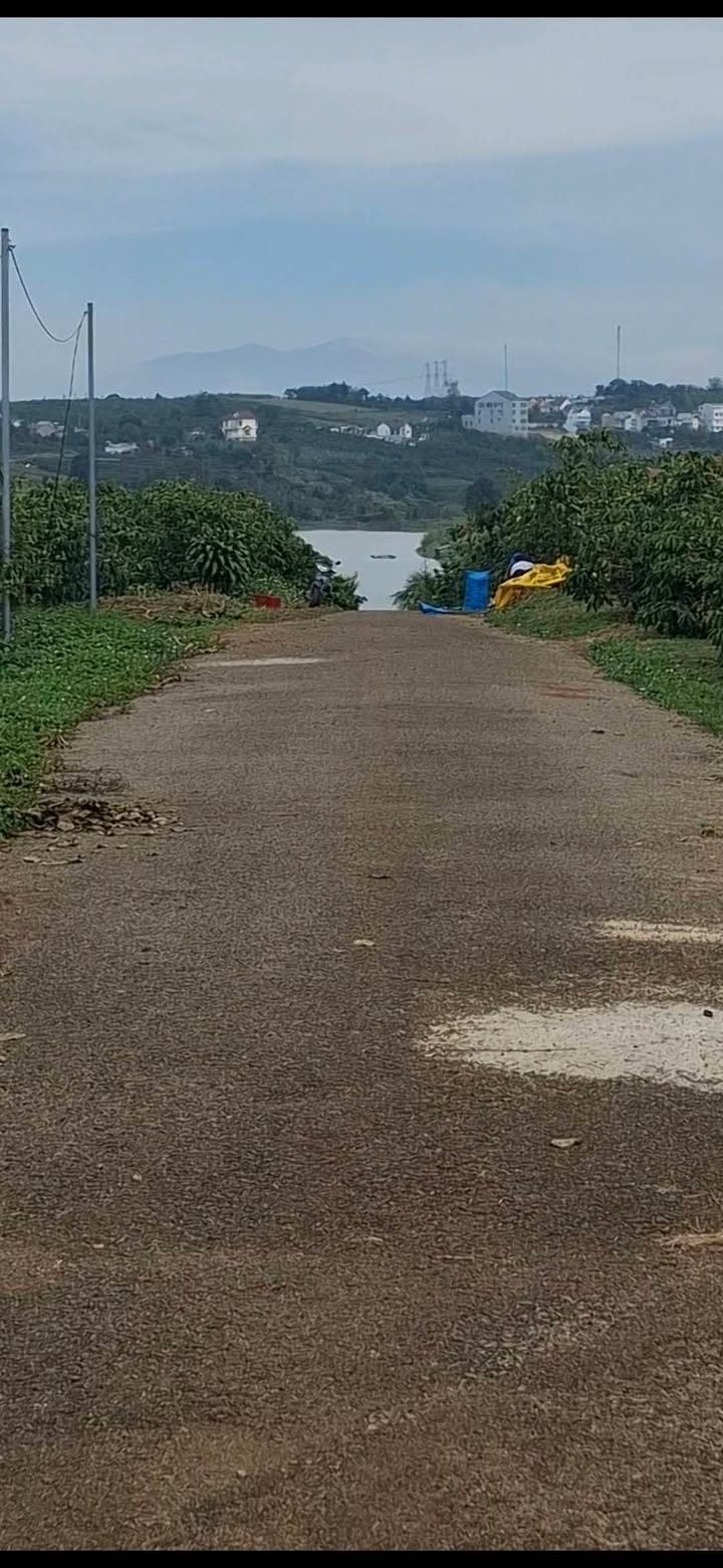 Đất nền Di Linh Lâm Đồng 360m² giá 2.6 tỷ - View hồ Tây lý tưởng cho nghỉ dưỡng!