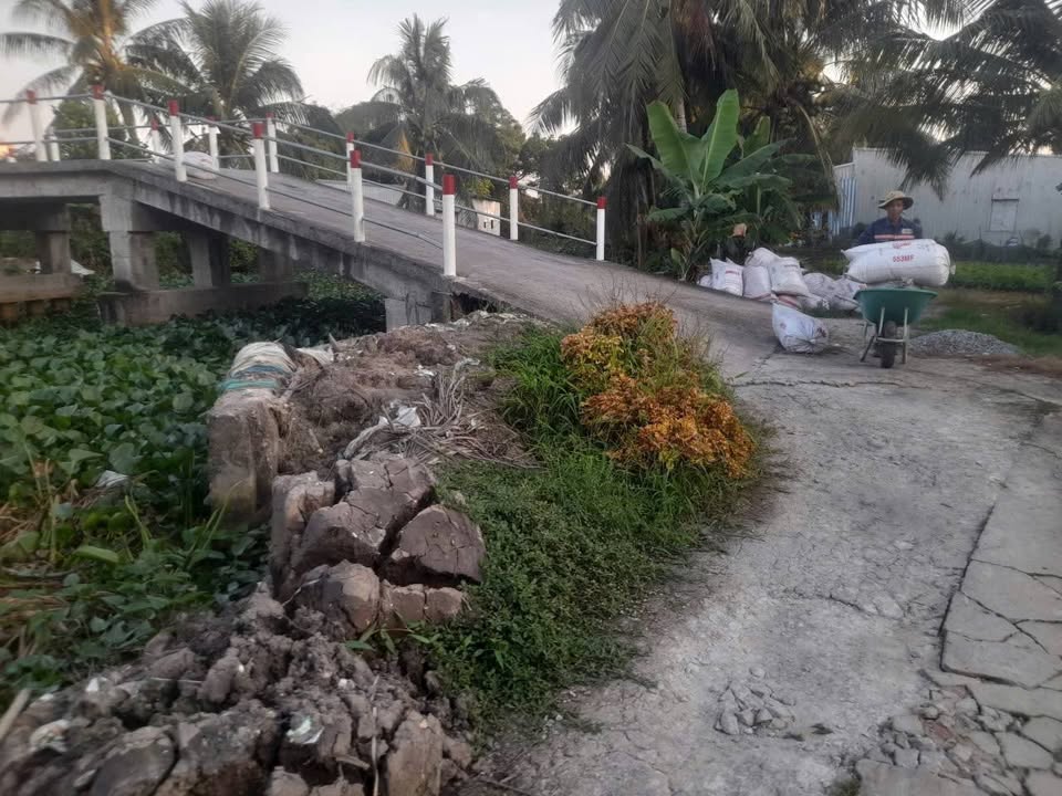 Đất mặt tiền kênh Tà Kiết Thạnh Lộc 1298m² giá 600 triệu - Bán gấp, thương lượng ngay!