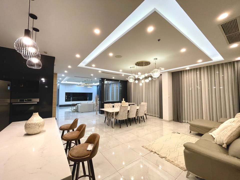 Căn hộ Penthouse Vinhome Central Park 300m² giá 137 triệu - Không gian sống đẳng cấp!