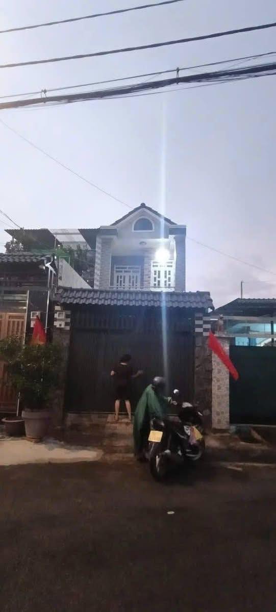 Nhà cho thuê 1/ đường Nguyễn Thị Thảnh, Hóc Môn 88m² giá 5.5 triệu - Sẵn sàng vào ở ngay!