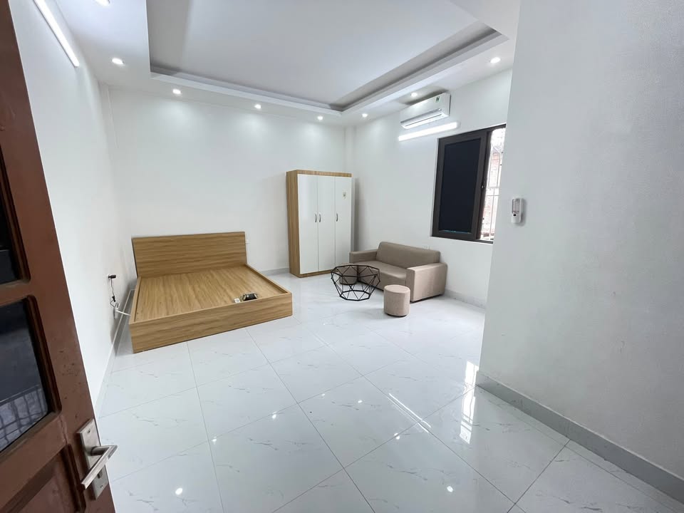 Phòng cho thuê ngõ 73 Yên Xá 30m² giá 3.9 triệu - Nội thất đầy đủ, sẵn sàng vào ở!
