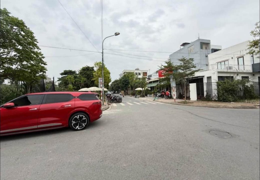 Lô đất Tân Hồng, Từ Sơn 100m² giá 10 tỷ - Sổ đỏ chính chủ, gần công viên!