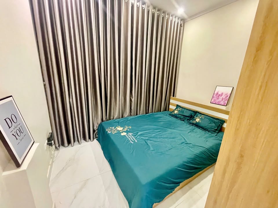 Căn hộ dịch vụ cho thuê tại Ngõ 131 Thái Hà 45m² - Giá cả thỏa thuận, nội thất đầy đủ!