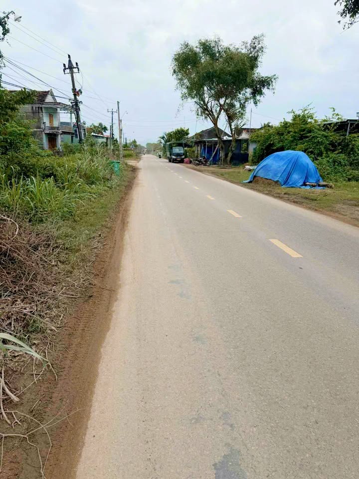 Đất nền mặt tiền đường nhựa 639, Tây Sơn, 250m² - Giá thỏa thuận, sổ hồng chính chủ!