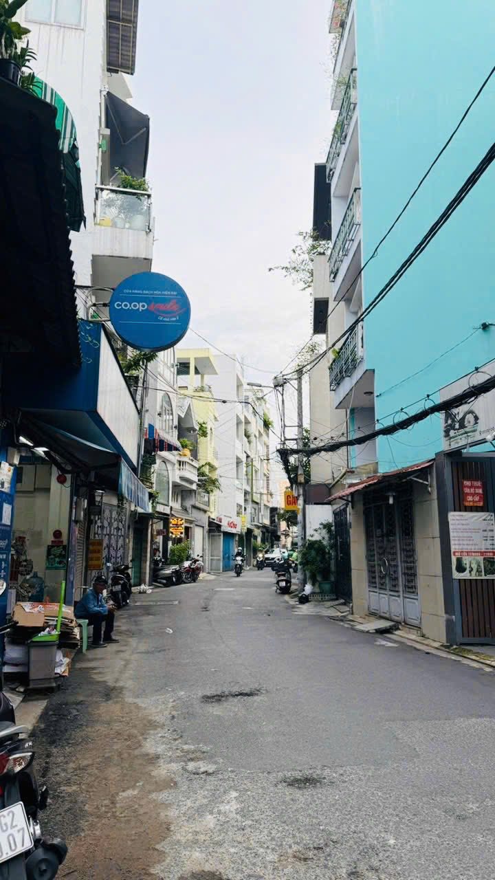 Nhà Phố Cô Giang Phú Nhuận 69m² giá 17.7 tỷ - Mặt tiền hẻm kinh doanh ô tô tránh!