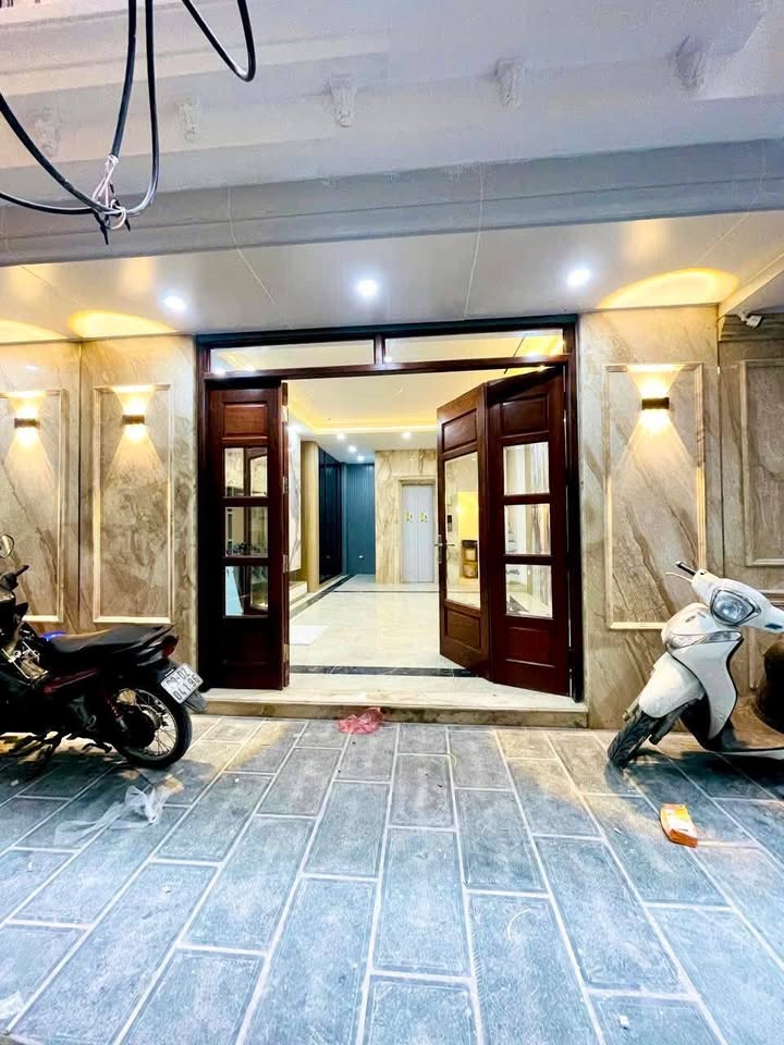 Nhà 5 tầng đường Hoa Lư, quận Hai Bà Trưng, 40m² giá 15 tỷ - Sẵn sàng vào ở ngay!