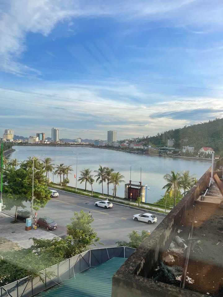 Nhà nghỉ 6 tầng Bãi Cháy 60m² giá 6.2 tỷ - Vị trí đắc địa, sẵn sàng kinh doanh!