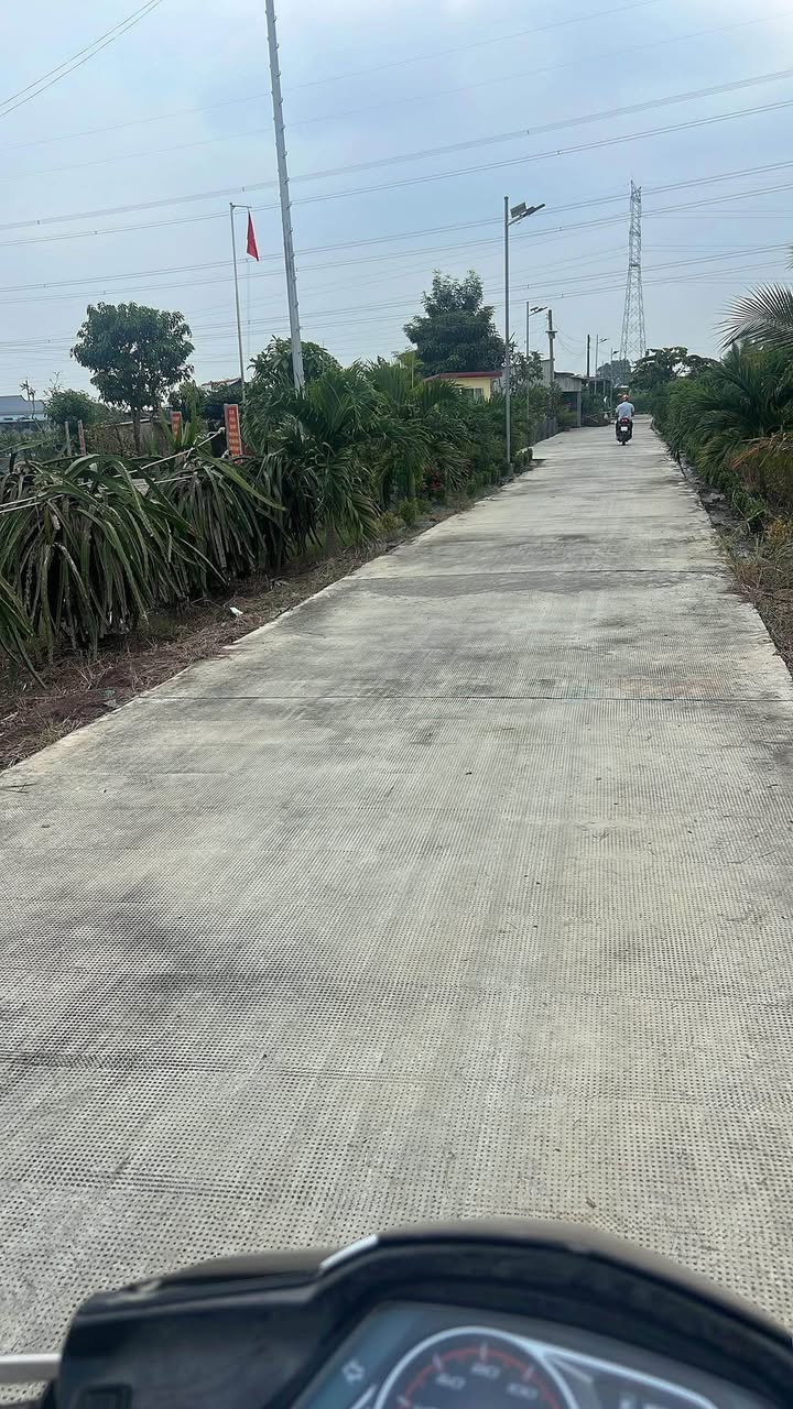 Đất thổ cư 740m² tại đường Bờ Kênh, Vĩnh Công, Tây Ninh - Giá chỉ 1 tỷ!