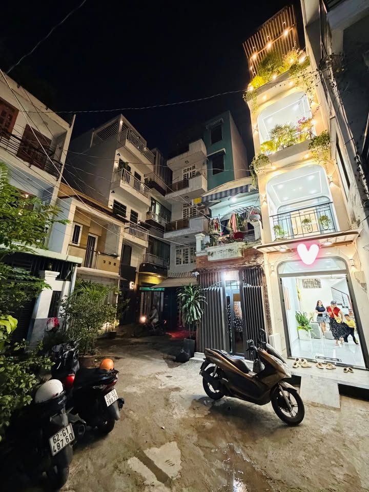 Nhà 4 tầng hẻm ô tô Nguyễn Văn Đậu 30m² giá 6 tỷ - Thiết kế hiện đại, không gian sống thoải mái!