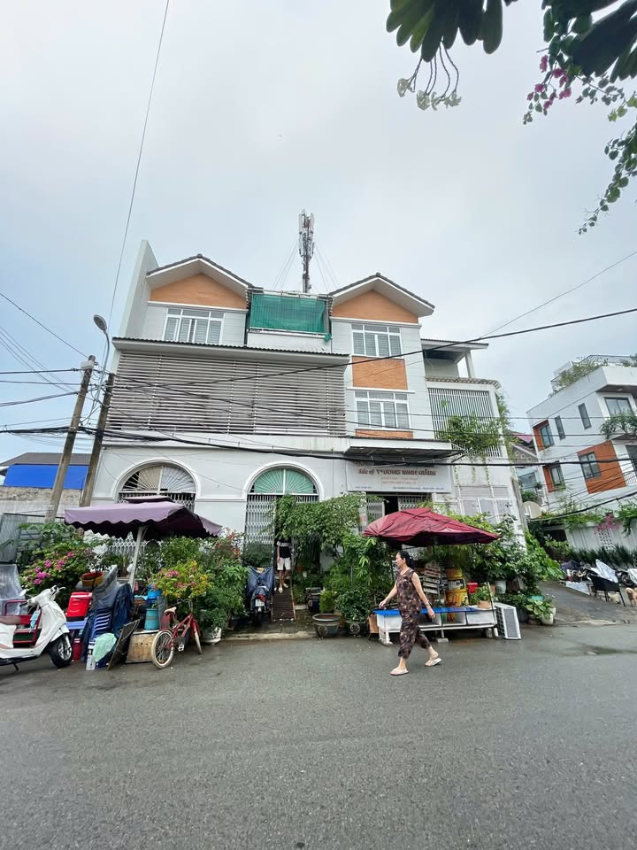 Nhà góc 2 mặt tiền đường 16m Lê Văn Lương, Phước Kiển 108m² chỉ 16 triệu - Sẵn sàng vào ở!