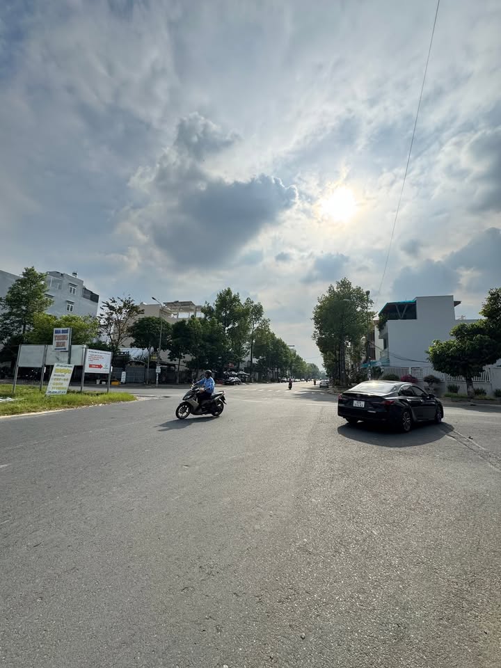 Đất nền mặt tiền đường Trần Văn Trà, Cần Thơ 102m² - Vị trí đẹp, hướng Đông Nam!