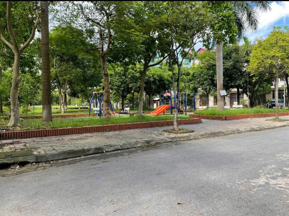 Nhà 4 tầng khu đô thị Trần Lãm Thái Bình 75.6m² giá 7 tỷ - Sẵn sàng vào ở ngay!