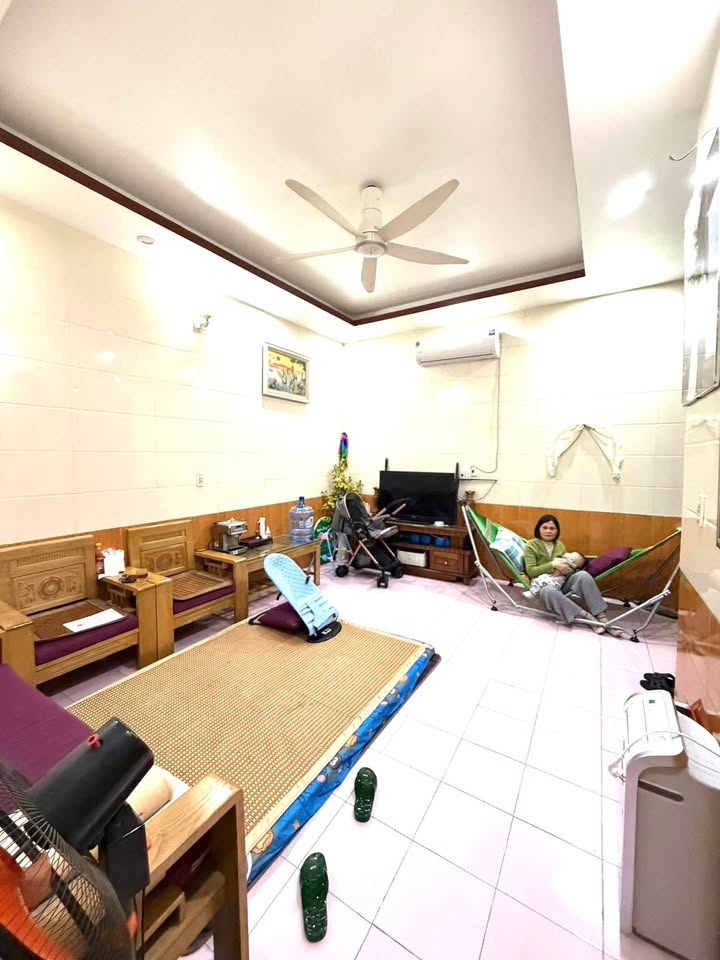 Nhà 2 tầng Kỳ Bá Thái Bình 45m² giá 1.7 tỷ - Nhà 2 mặt ngõ thoáng đãng!