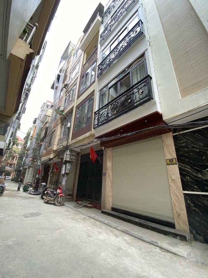 FrontHouse Hoàng Quốc Việt 59m² giá 29.5 tỷ - Lô góc thang máy, ô tô tránh!