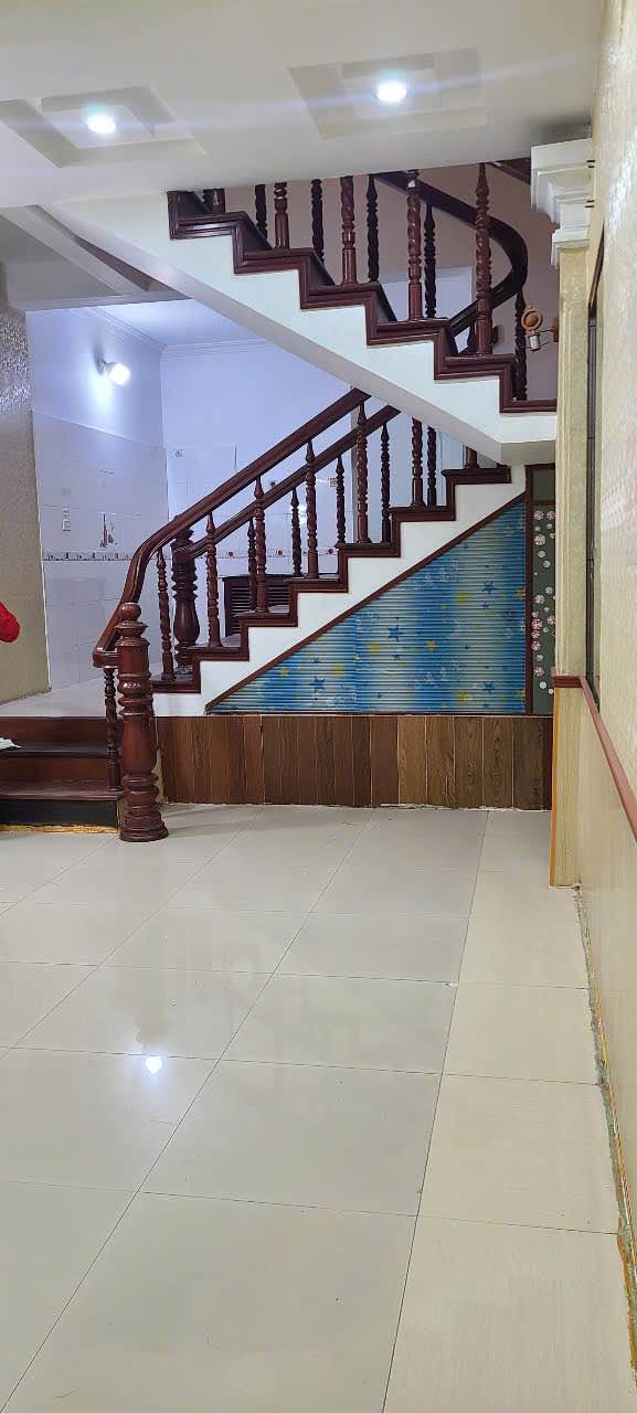 Nhà phố Lê Chân, Hải Phòng 40m² giá 1.35 tỷ - Ô tô đỗ cửa, gần chợ đêm!