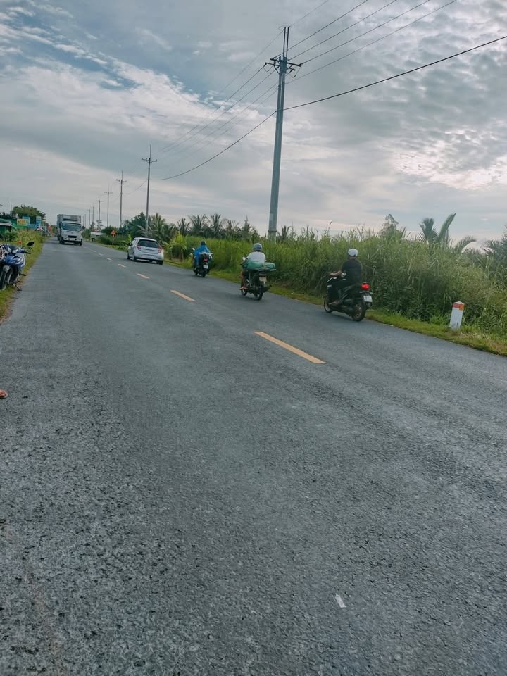 Đất nền mặt tiền Quốc lộ 1A, xã Lương Thế Trân, 924m² - Giá chỉ 140 triệu/m ngang!