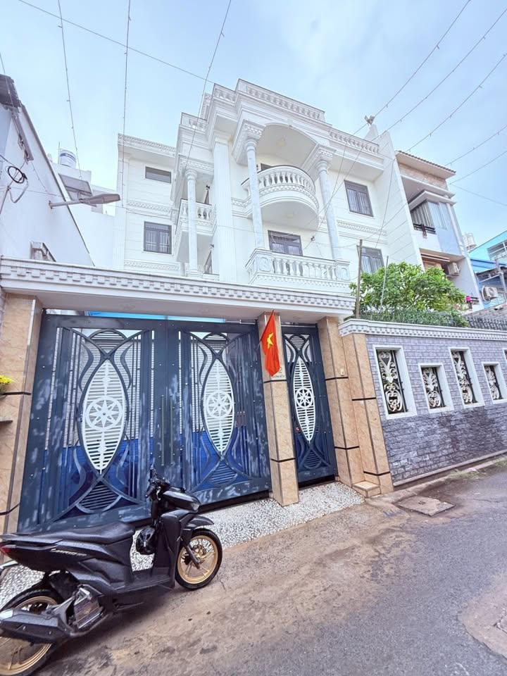 Biệt thự cao cấp đường Lê Văn Quới, 168m², giá 18.51 tỷ - Nhà đẹp có thang máy!