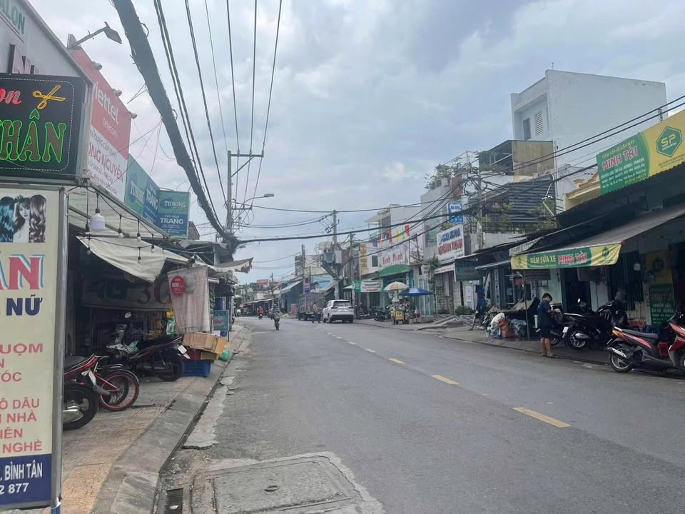 Bán nhà mặt tiền Lê Đình Cẩn, Bình Tân 320m² - Đầu tư sinh lời ngay!