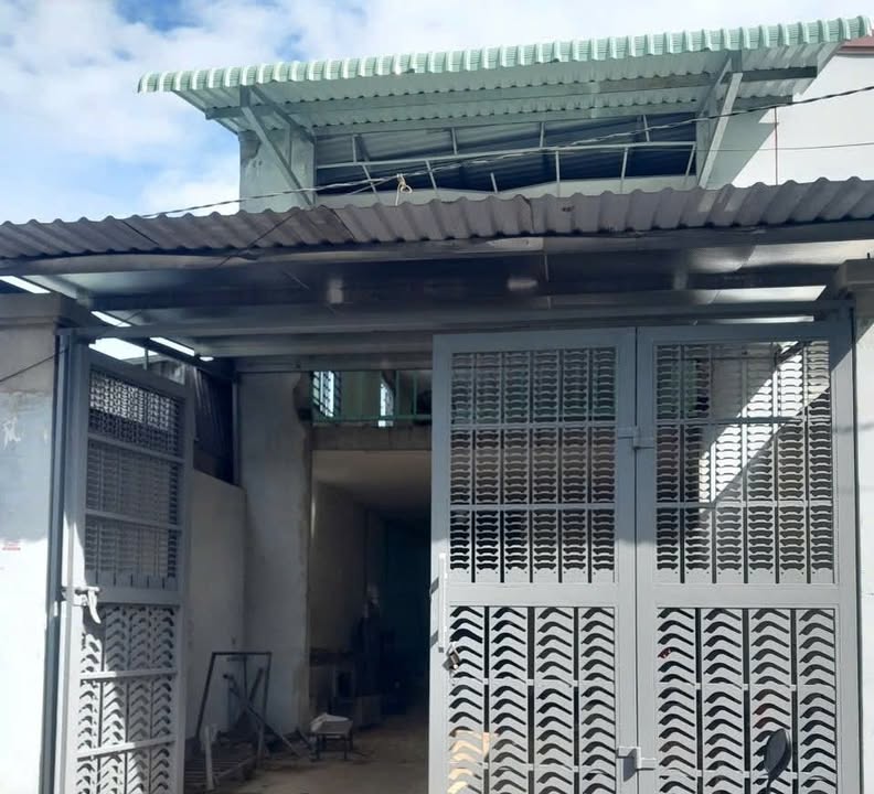 Nhà Củ Chi 180m² giá 2.1 tỷ - Sổ hồng chính chủ, thổ cư 100%!