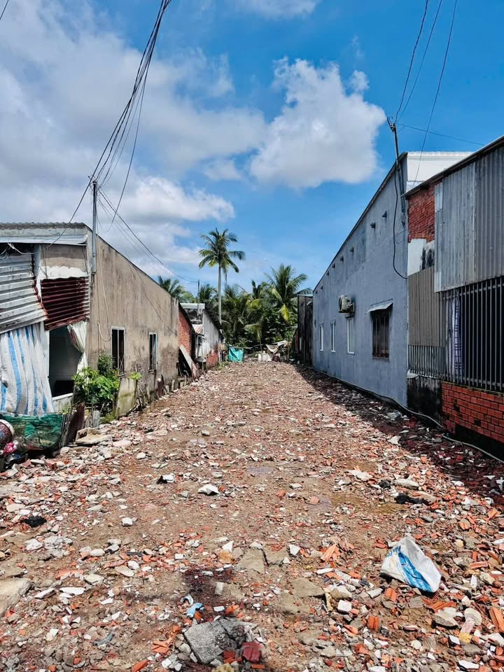 Đất vườn Hẻm 889 Nguyễn Trung Trực, Rạch Giá 270m² giá 1.15 tỷ - Đầu tư tiềm năng!