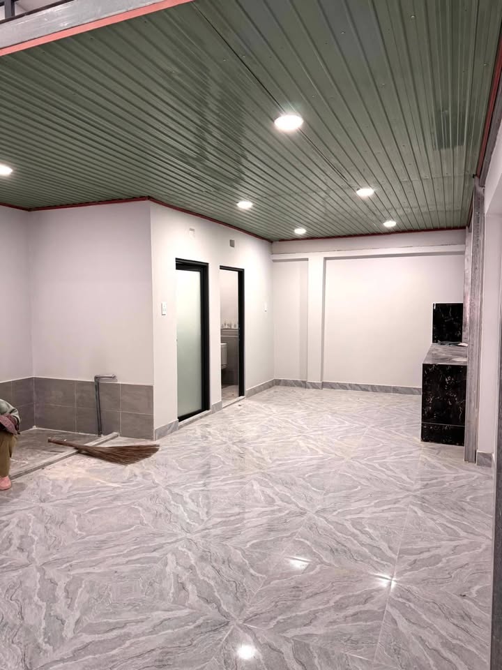 Nhà Hóc Môn 125m² giá 2.68 tỷ - Gần Chợ Đông Thạnh, Ô Tô Vào Tận Nhà!