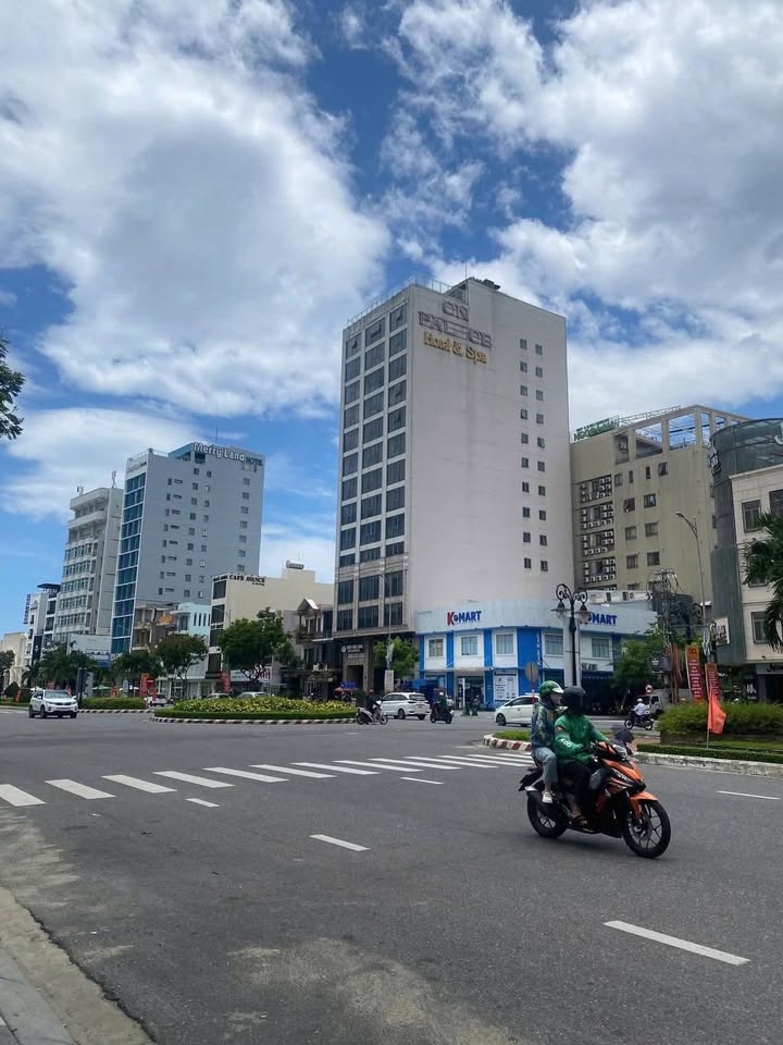 Nhà phố Hàn Đà Nẵng 103m² giá 19.8 tỷ - Góc 2 mặt tiền lý tưởng!