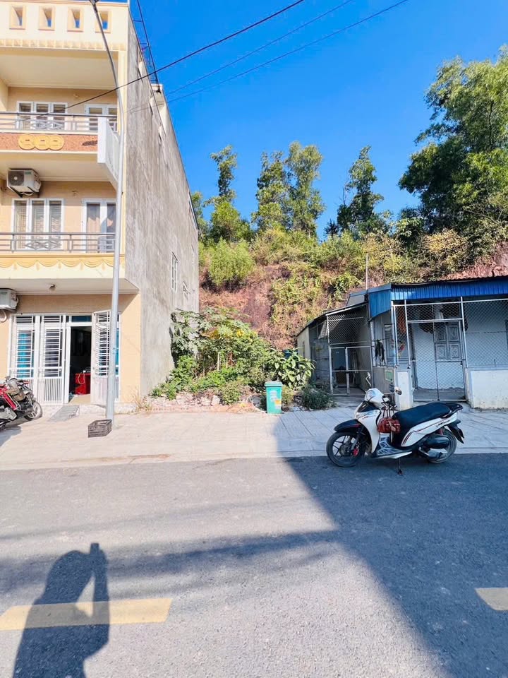 Lô đất tại Hàm Long, Núi Đèo 70m² giá 3.6 tỷ - Hướng Nam, view đẹp