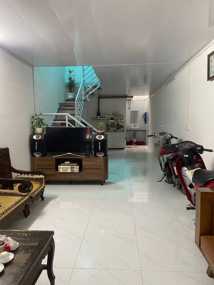 Nhà 2 tầng Tả Thanh Oai 42m² giá 1.85 tỷ - Vị trí an toàn, ô tô tải vào tận nơi!