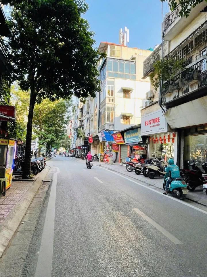 Nhà mặt phố Nguyễn Công Hoan, Ba Đình 50m² giá 40 triệu - Vị trí đắc địa, cho thuê ngay!