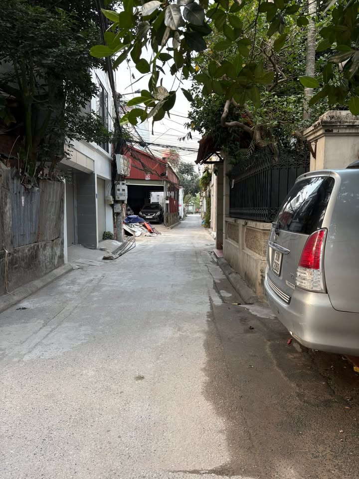 Nhà riêng Thạch Bàn 40m² giá 7.05 tỷ - Độc lập, ô tô vào tận nơi!